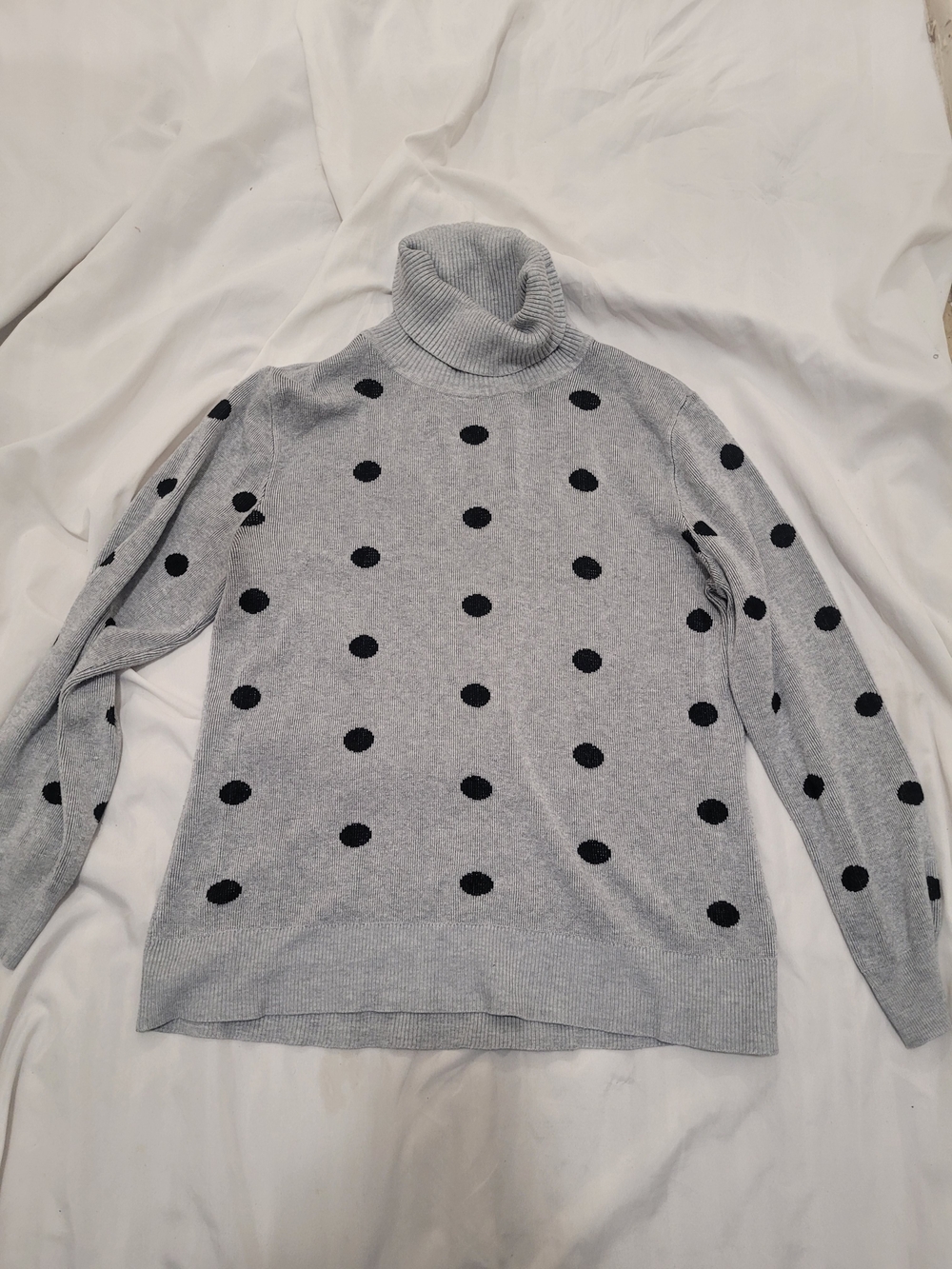 89th & Madison Gray Turtleneck Sweater with Black Polka Dots